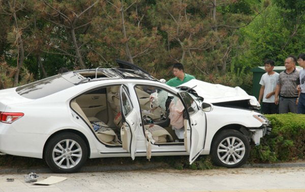 事故高發(fā)季 夏季行車需警惕'八大殺手' 事故高發(fā)季 夏季行車需警惕'八大殺手'