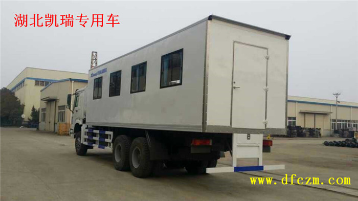 重汽六驅越野車防彈載人車輛 重汽六驅越野車防彈載人車輛