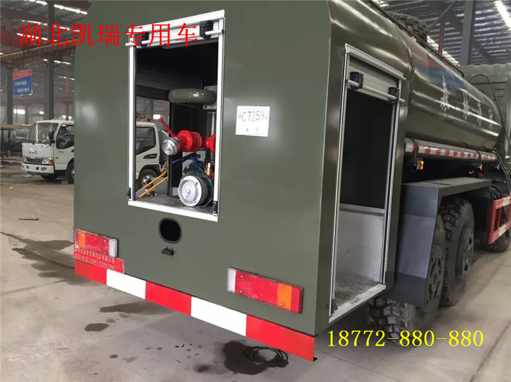 東風新款六驅越野消防車水泵倉 東風新款六驅越野消防車水泵倉