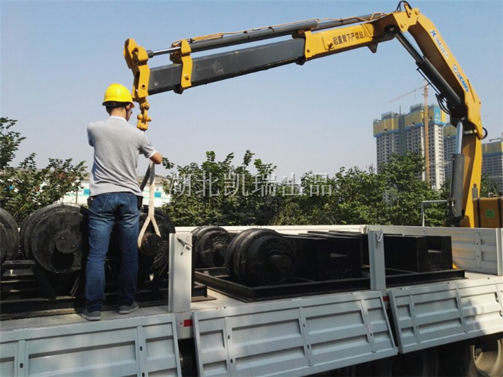 許昌市質量監(jiān)督檢驗測試中心檢衡車吊裝砝碼 許昌市質量監(jiān)督檢驗測試中心檢衡車吊裝砝碼