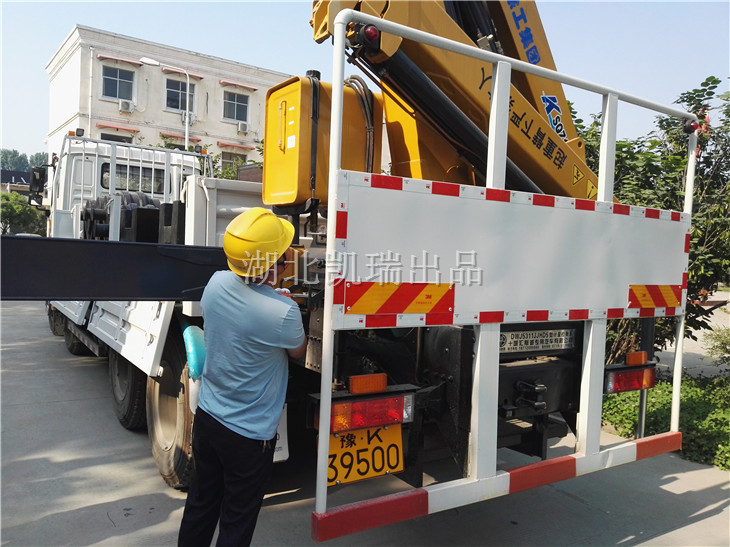 許昌市質量監(jiān)督檢驗測試中心檢衡車掛牌 許昌市質量監(jiān)督檢驗測試中心檢衡車掛牌