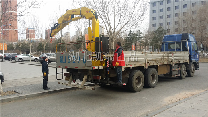 檢衡車安裝站立平臺操作 檢衡車安裝站立平臺操作