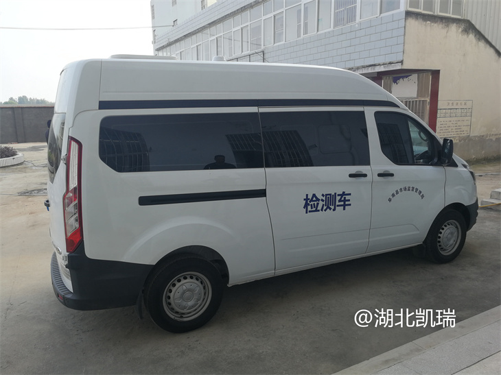 江鈴全順加油機檢定車(右) 江鈴全順加油機檢定車(右)